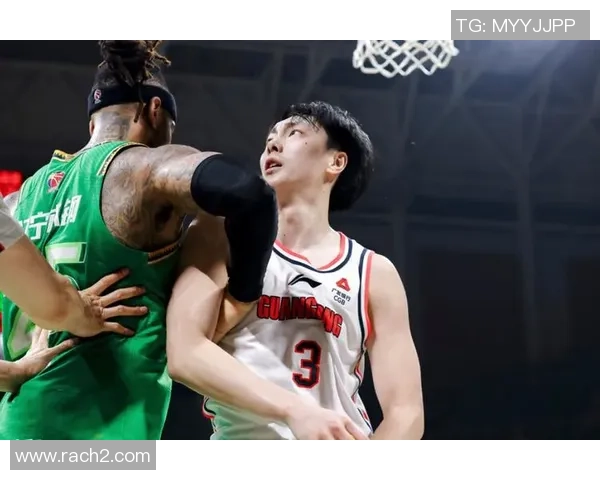 任骏飞领衔广东男篮奋战新赛季展现全能球员风采与团队精神