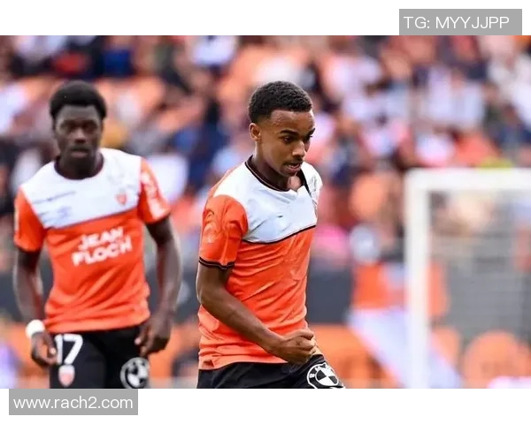 迈尼昂的崛起与挑战：从新星门将到国际赛场的闪耀之路