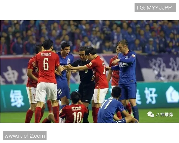 恒大淘宝与上海申花激战正酣谁能在中超赛场上笑到最后