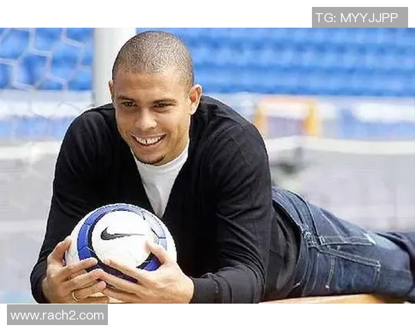 莱奥的成长之路：从小镇少年到全球足球巨星的传奇旅程