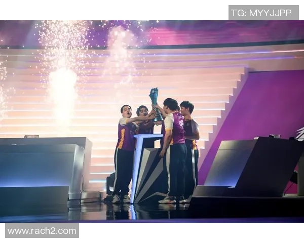 FPX在冠军杯中的灵活战术展现出强大实力与团队协作能力