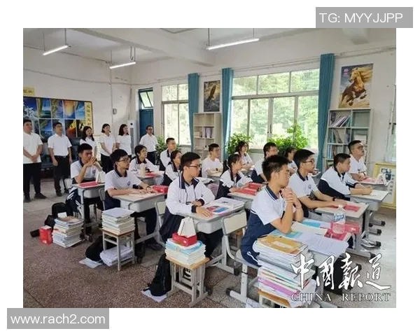 李芳专访：从青涩少女到足球明星的成长之路与心路历程回顾